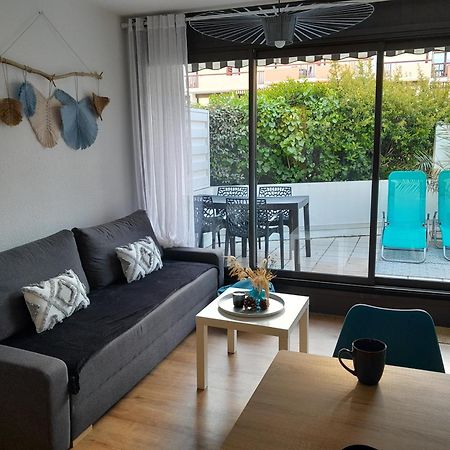 Joli 2 Pieces Sur Le Port Avec Piscine, Terrasse, Parking Apartamento Capbreton Exterior foto